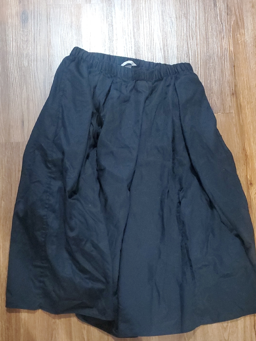 LAST CHANCE H&M Black Full A-Line Skirt